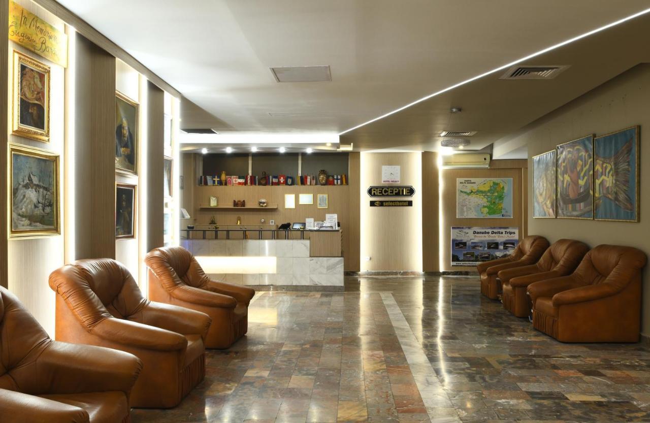 Hotel Select Tulcea Bagian luar foto
