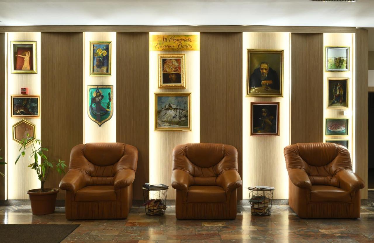 Hotel Select Tulcea Bagian luar foto