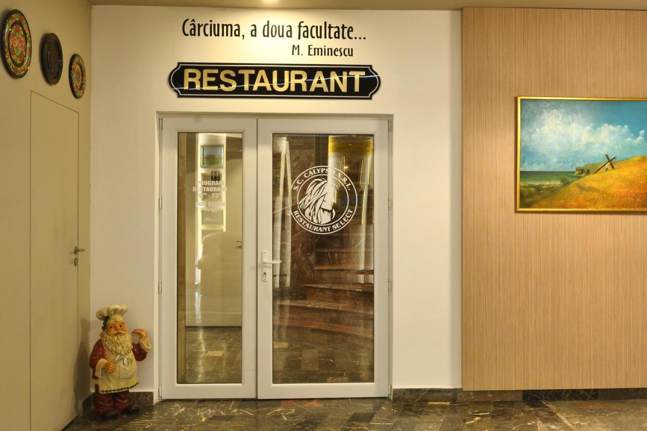 Hotel Select Tulcea Bagian luar foto