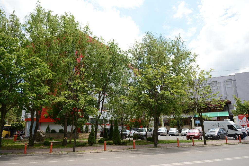 Hotel Select Tulcea Bagian luar foto