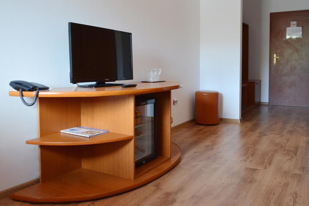 Hotel Select Tulcea Bagian luar foto