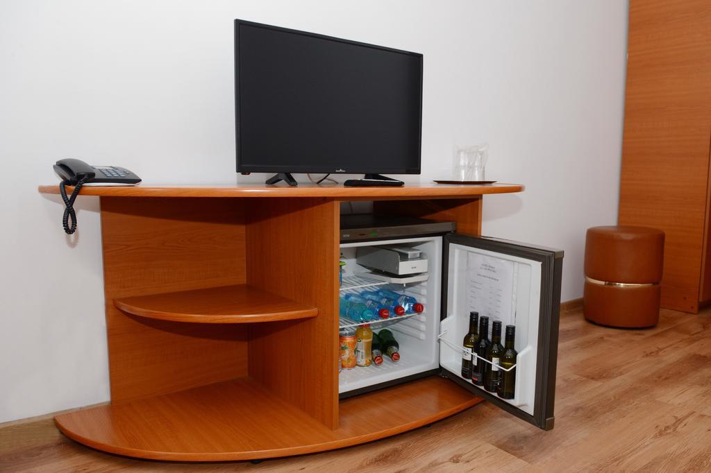 Hotel Select Tulcea Bagian luar foto
