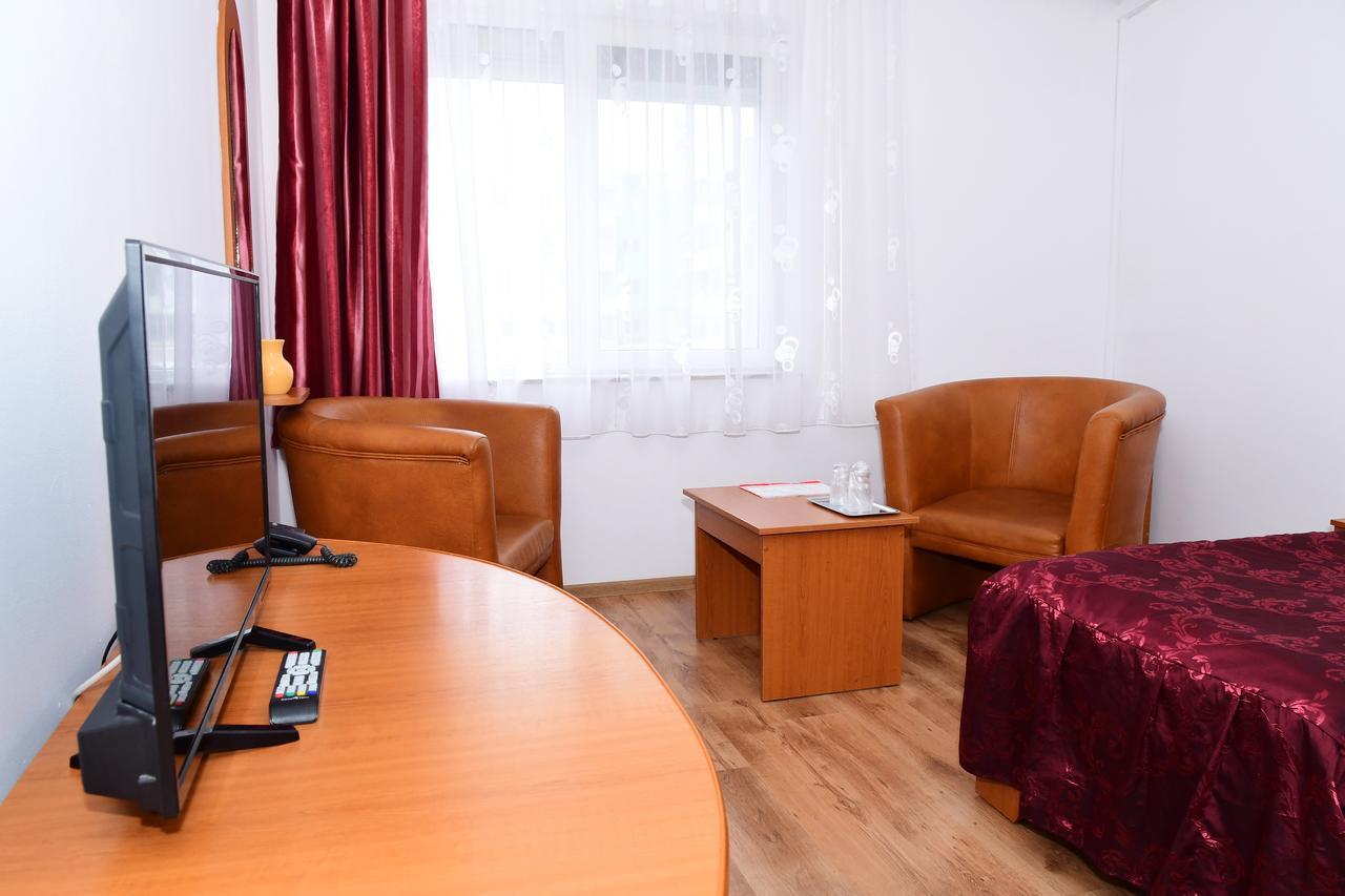 Hotel Select Tulcea Bagian luar foto