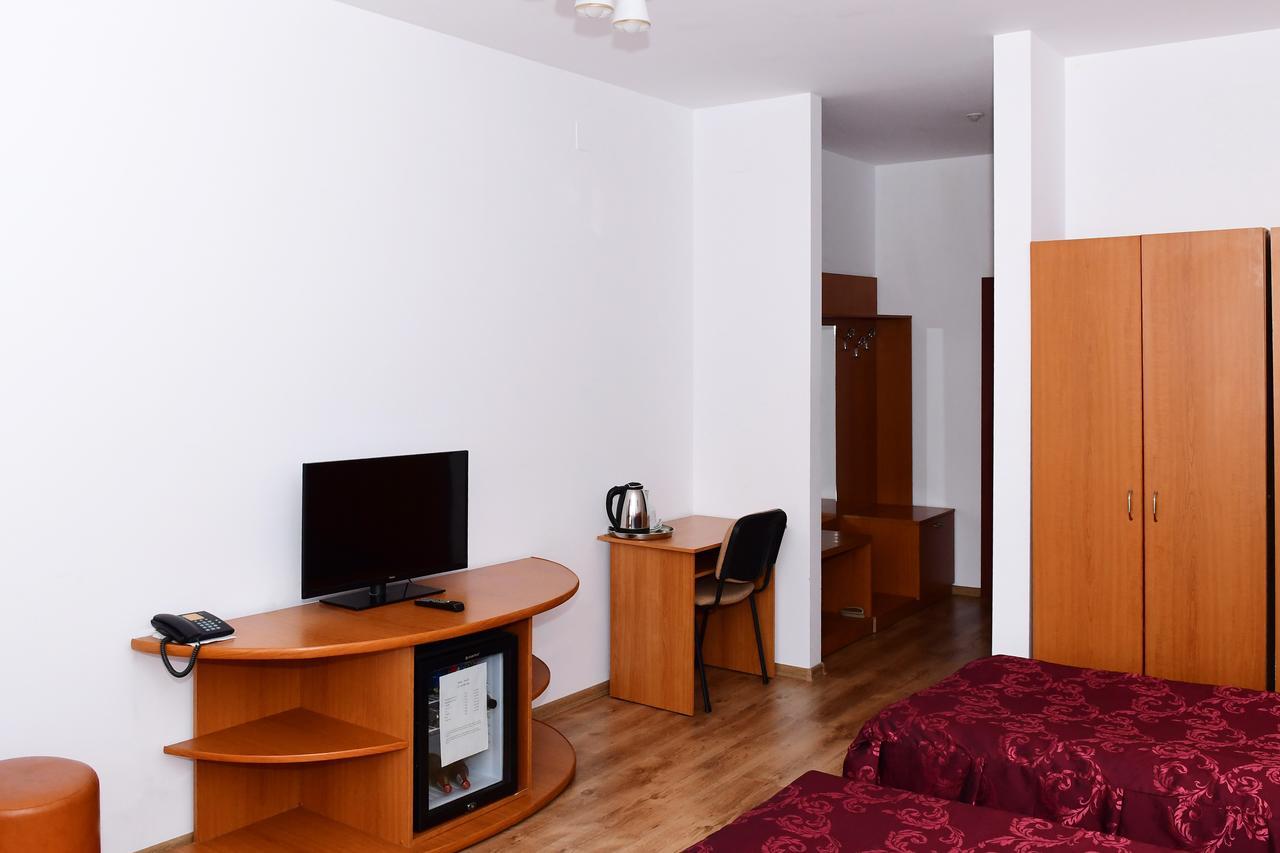 Hotel Select Tulcea Bagian luar foto