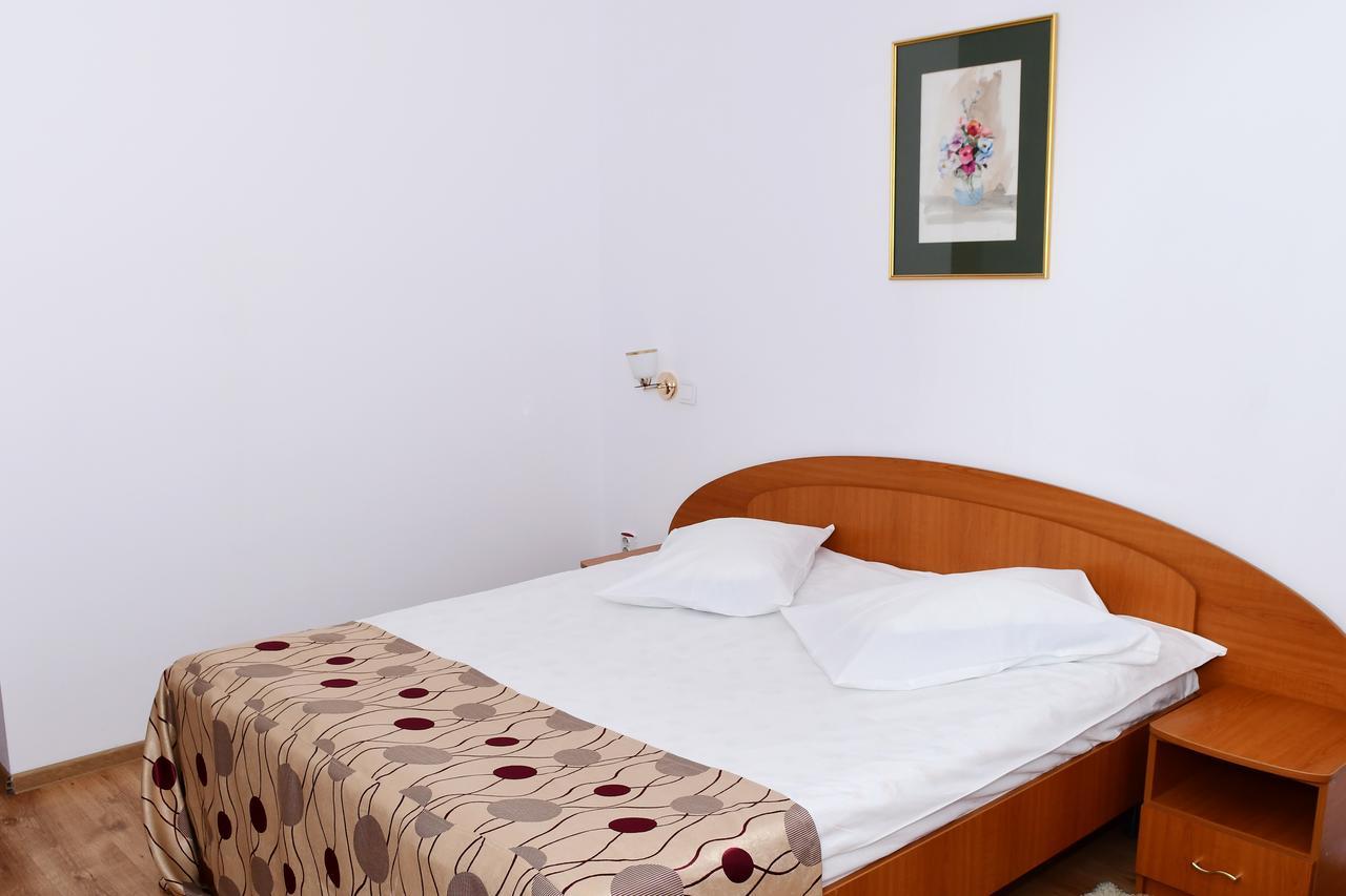 Hotel Select Tulcea Bagian luar foto